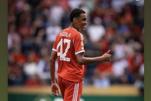 惺惺相惜！维尼修斯鼓励重伤的穆西亚拉：要快快回归