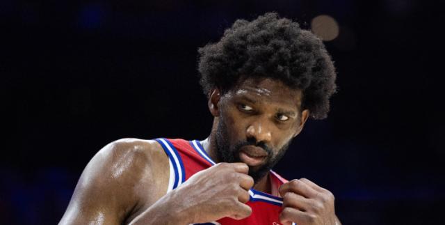 澳门金沙娱乐城官网-恩比德关键时刻再现离谱操作 76人退步无下限