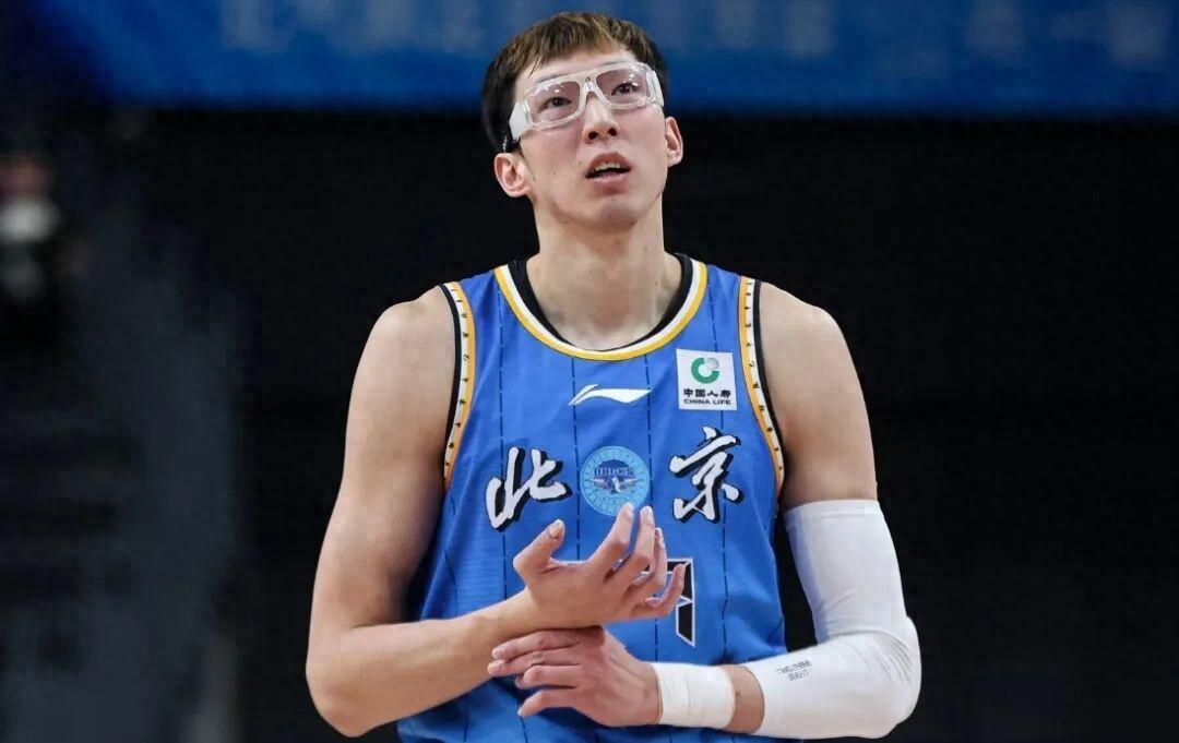 澳门金沙娱乐城官网-周琦眼睛出现不适,赵继伟赛季首秀完美,CBA又来超级外援!