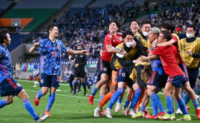 在线投注买球-【12强赛】浅野拓磨造绝杀乌龙 日本2比1澳大利亚